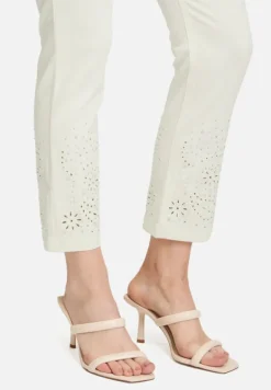Betty Barclay Hosen*Casual-Hose mit Stickerei Rohweiß